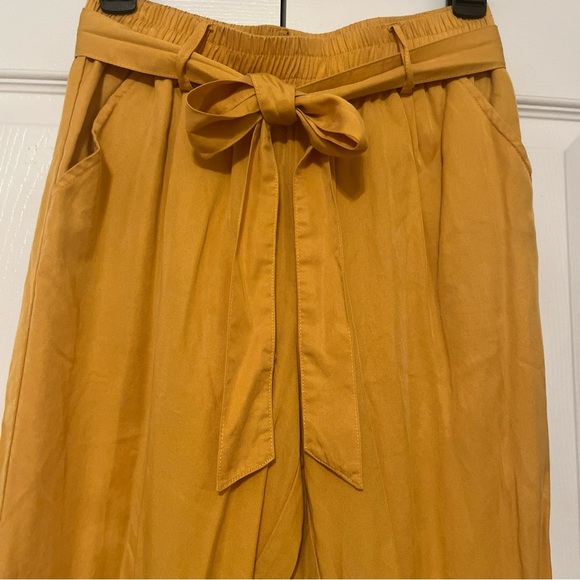 Max Jeans Bow Tie Women’s Size XS Dress Joggers Matching Belt Yellow Mustard - Picture 1 of 8